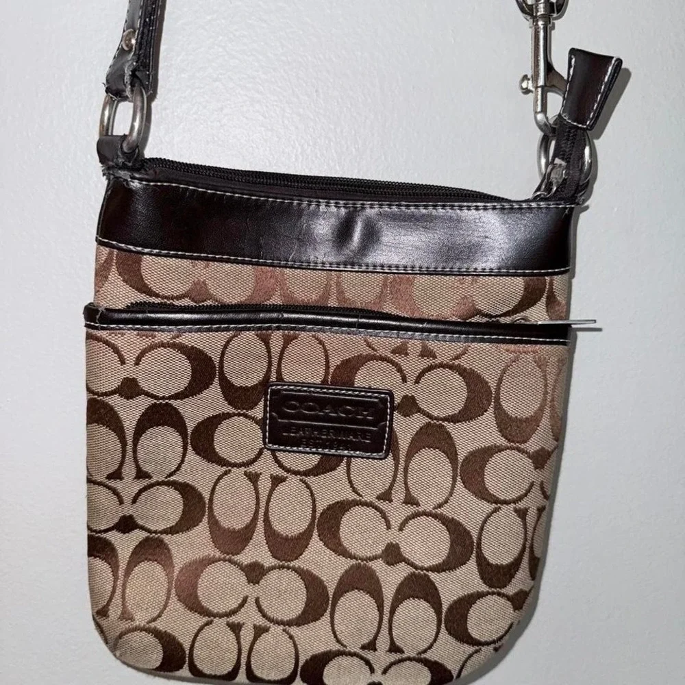 Coach brown crossbody bag with adjustable strap Y2K